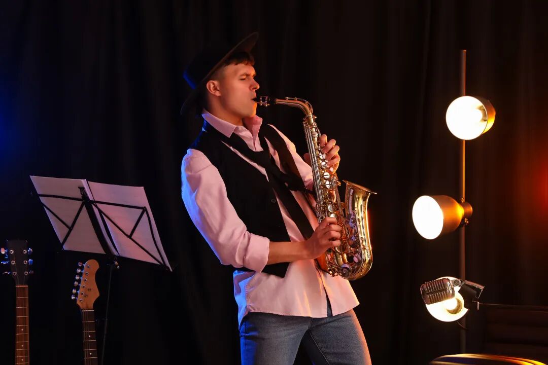 Sora向左,阿里向右:全能演技派模型登场千问APP图1