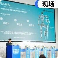 节拍压缩到90秒：泉智博用一条产线，为人形机器人「松绑」