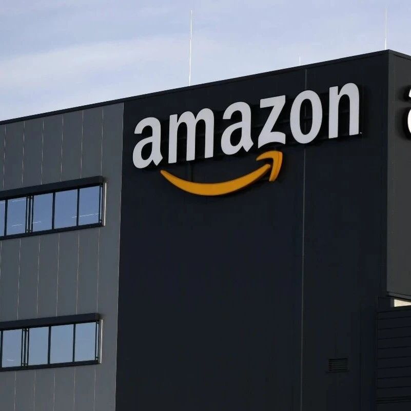 曝亚马逊5月又要裁1.4万人，比裁员更可怕的是「随机点名」；侮辱消费者像狗后，罗技官号再被扒出争议广告；苹果首款折叠屏手机已在试产