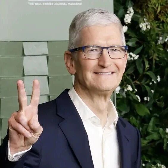 苹果AI眼镜曝光：多种配色还有库克同款/马斯克版微信本周上线/理想炮轰日系品牌「黑水军」拉踩，东风日产回应