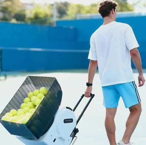 半年融资近2亿，他要用AI发球机器人解决全球1亿人的训练难题丨36氪专访