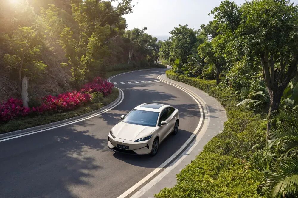 售价9.58万元起，领汇e7正式上市图3