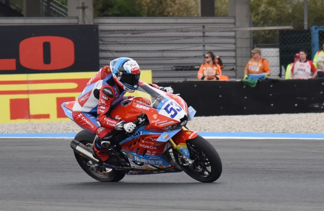 史上最萌垫底，2026机器人半马梗图大赏图24