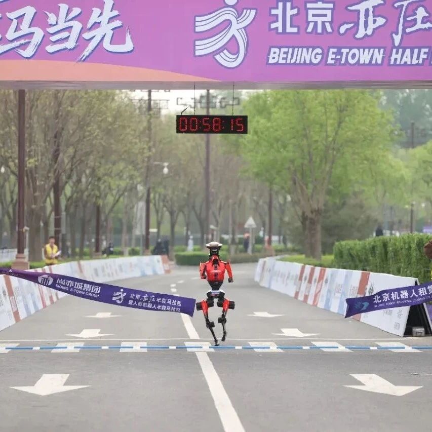 快到绝望！“闪电”打破世界纪录，荣耀凭什么成超级黑马？