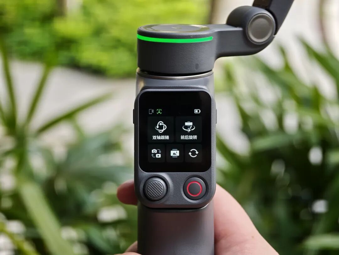 大疆Osmo Mobile 8P评测：AI跟拍稳若磐石，手机秒变Pocket 4图6