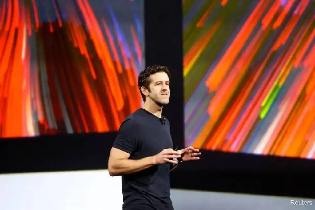 苹果新CEO召开员工大会：要造AI硬件、要留顶级人才，还要改变世界图7