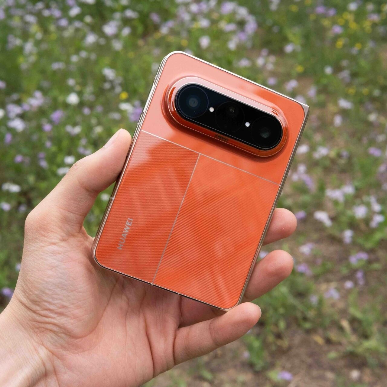 华为 Pura X Max 深度体验：比起「阔折」，「主动式 AI」更吸引我