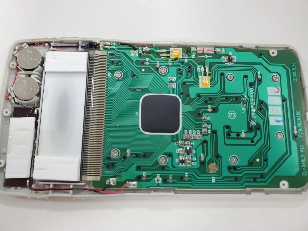 拆解40多年前的卡西欧与夏普计算器：芯片走线太漂亮了图6