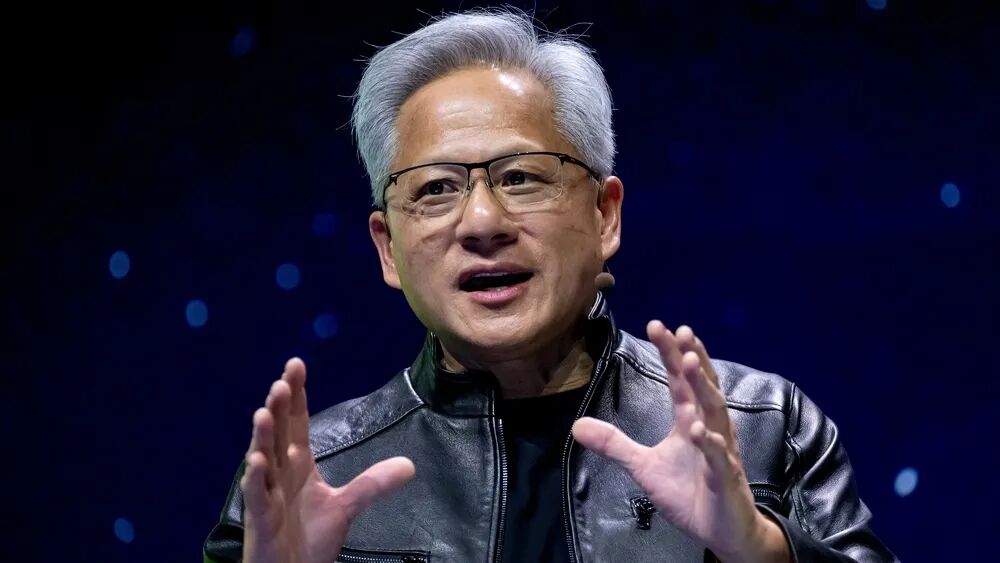 黄仁勋：有些CEO总喜欢装上帝，阿莫迪：你直接报我身份证得了图1