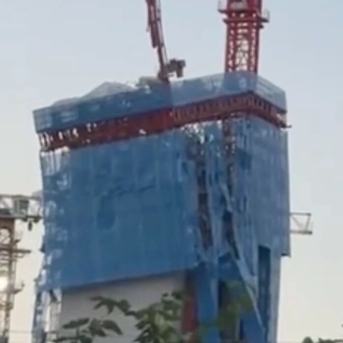 京东上海总部大楼「歪」了？最新通报：涉事工地已停工；话费直接扣？三大运营商齐发Token服务；卢伟冰：下半年不少国产旗舰手机将超万元