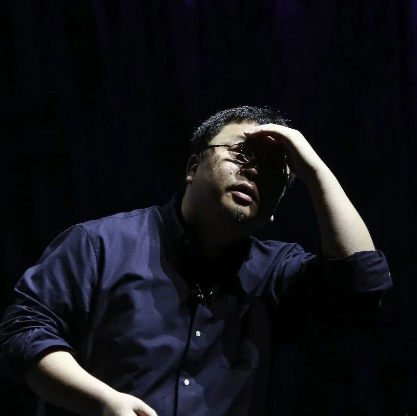 罗永浩卸任锤子软件「执行董事」；iOS 27 升级名单曝光；网友热议苹果输入法离谱错误 | 极客早知道