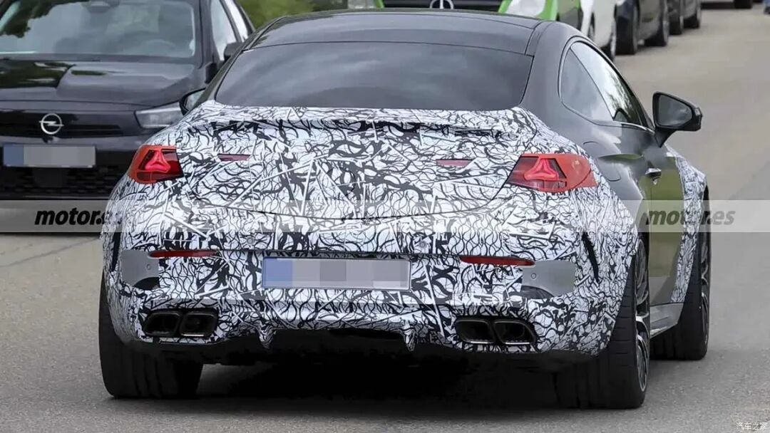 4.0T V8,超600马力,锻造合金轮圈+红色高性能刹车卡钳,帅!图7
