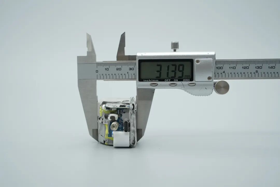 拆解报告：绿联USB-C 45W屏显氮化镓充电器图39