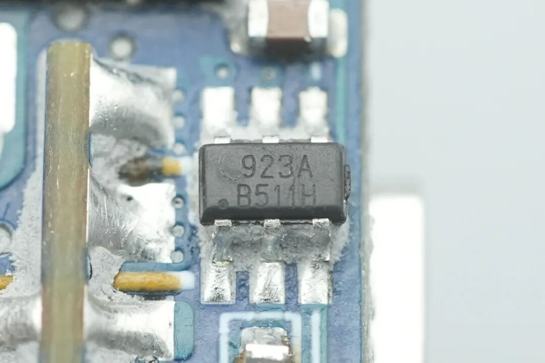 拆解报告：绿联USB-C 45W屏显氮化镓充电器图67