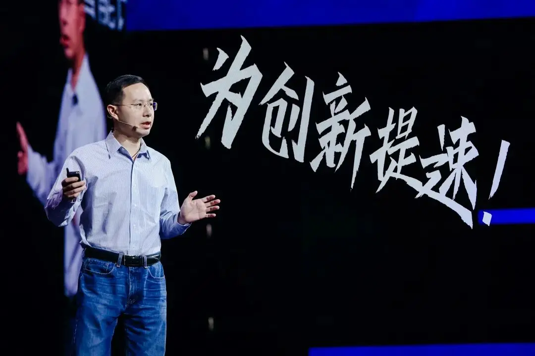 阿里AI大重组!吴泳铭挂帅Token Foundry,周靖人升任首席科学家图5
