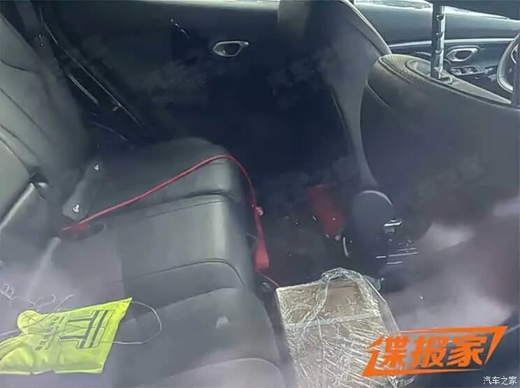1.5T插混动力,5米车长,2米9轴距,硬派方盒子看看这辆!图5