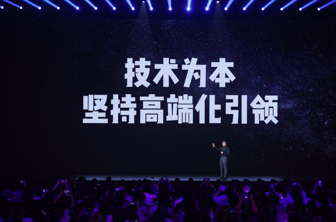 越努力越焦虑，谁能拯救小米的股价？胡峥楠还是罗福莉？图14
