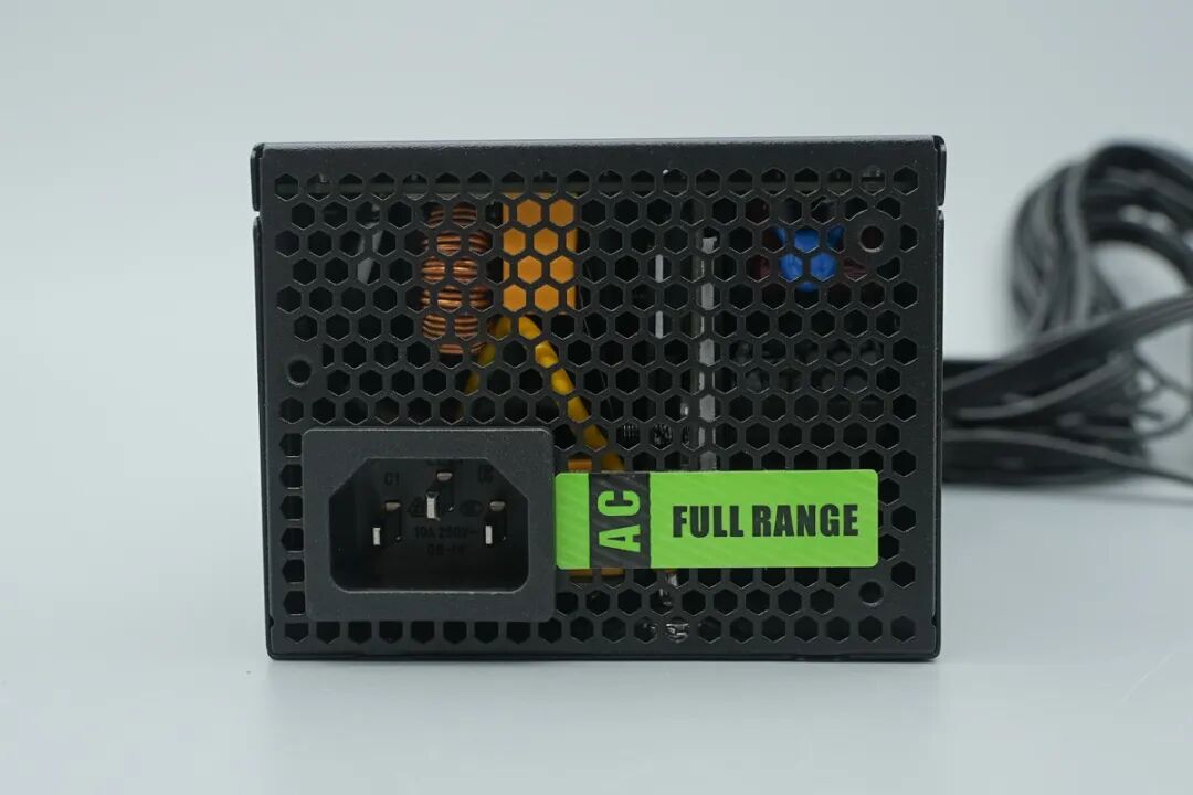 拆解报告:致能450W氮化镓TFX PC电源图9