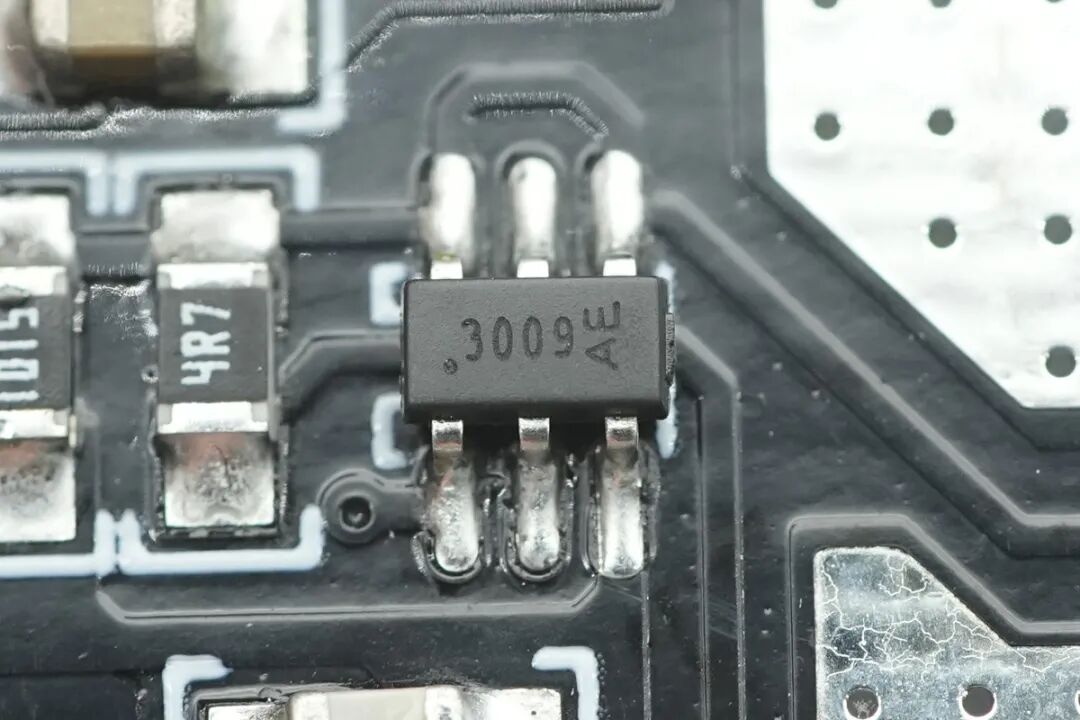 拆解报告:致能450W氮化镓TFX PC电源图62