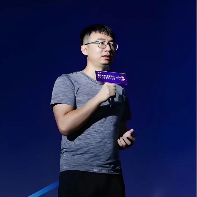 与钉钉新 CEO 陈宇森的两次访谈：未来的软件和 Agent 推演