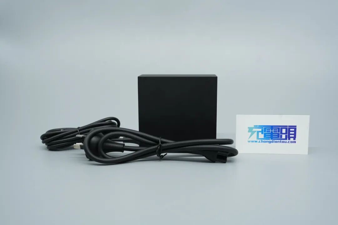 拆解报告:英伟达DGX Spark原装240W电源图1
