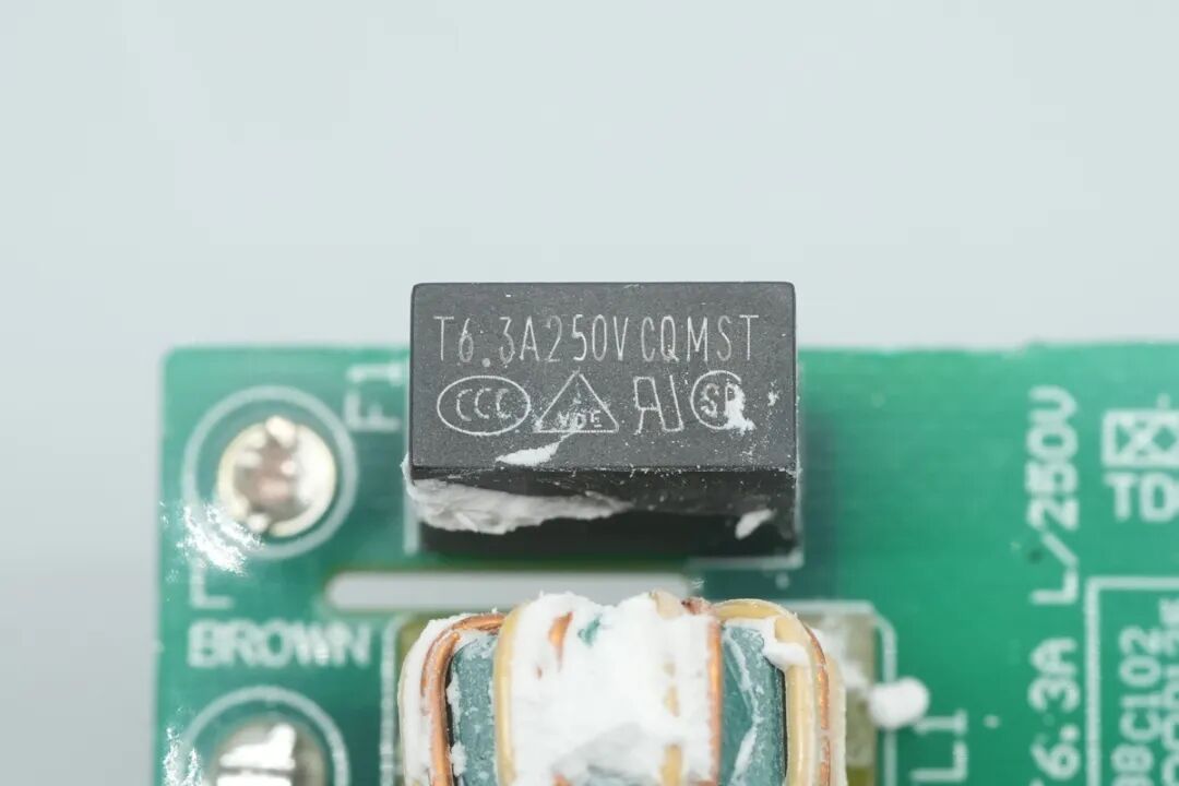 拆解报告:英伟达DGX Spark原装240W电源图42