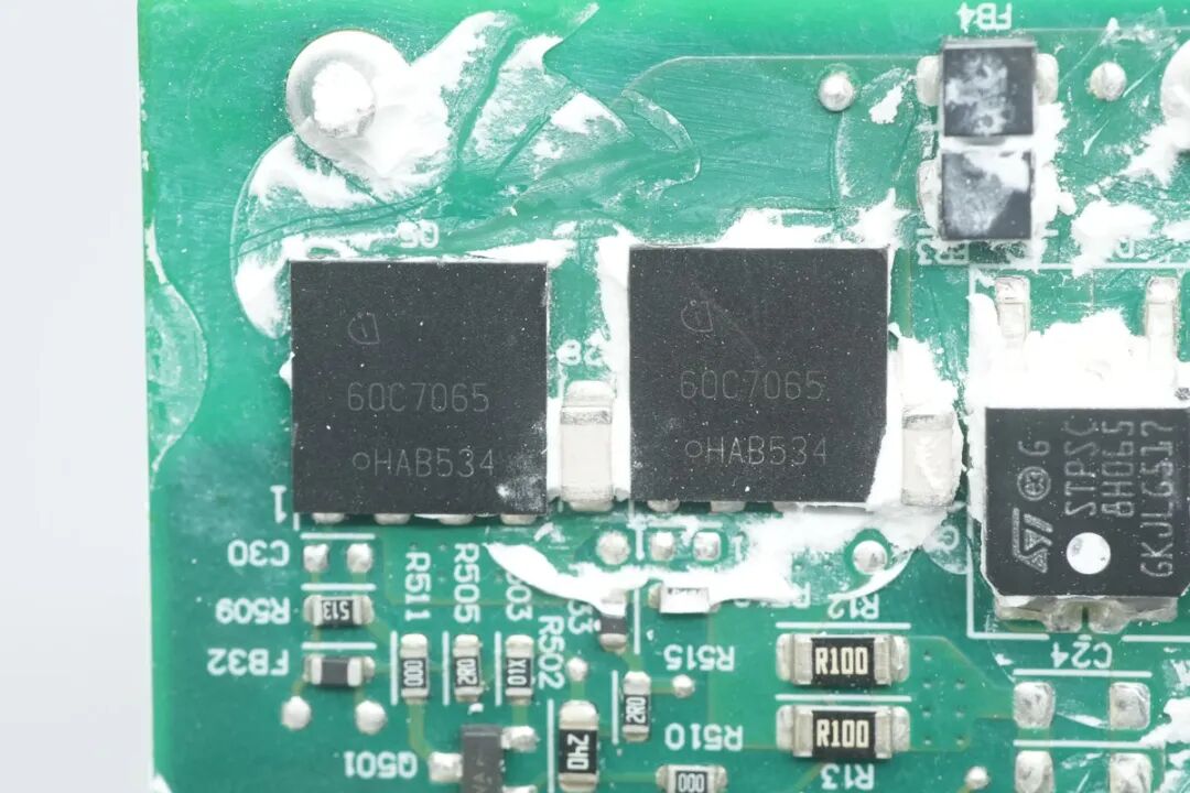 拆解报告:英伟达DGX Spark原装240W电源图52