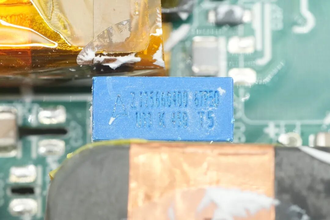 拆解报告:英伟达DGX Spark原装240W电源图59