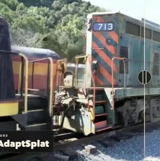 大模型时代的前馈高斯重建：AdaptSplat 如何用 Adapter 范式激活通用视觉先验？