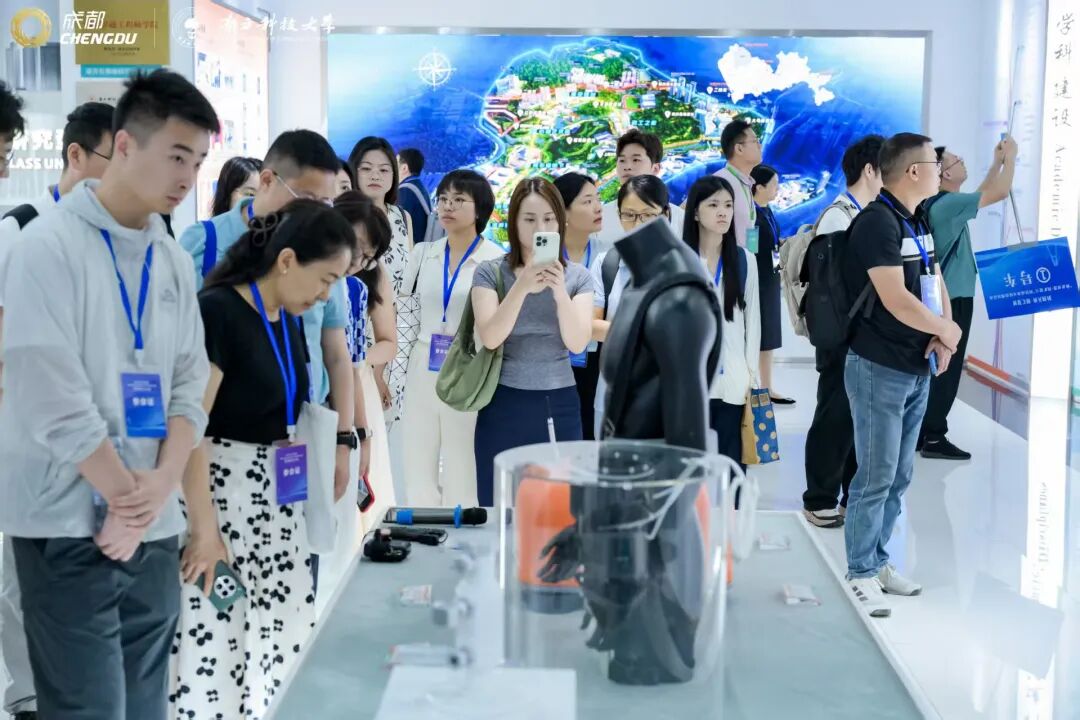 跨越千里,蓉深“牵手”!400项成果,近百家企业,按需匹配精准对接→|科创天府·智汇蓉城图25