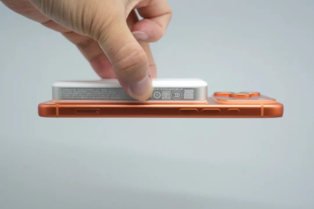 拆解报告：Anker Nano 10000mAh超薄磁吸移动电源图36
