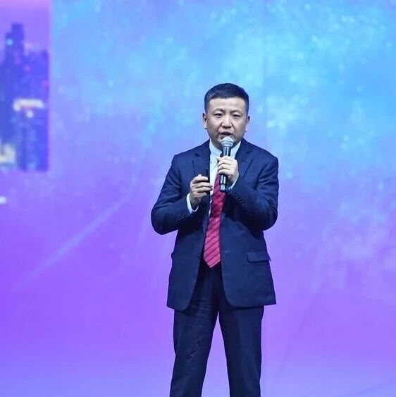 打下万亿江山的存储大佬，终究成不了首富