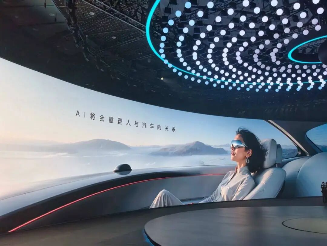 AI「投胎」物理世界,第一志愿选了AI汽车图8