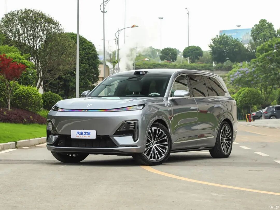 双航空座椅+闪充+“零百”3.9s!全新旗舰SUV,这实力有点硬核!图35