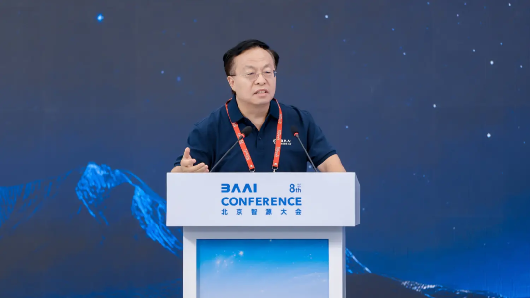 对话智源黄铁军、王仲远:世界模型是具身智能突破关键,AI自进化后将不可控图2