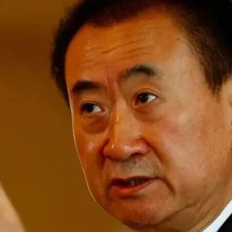 王健林杀回来了