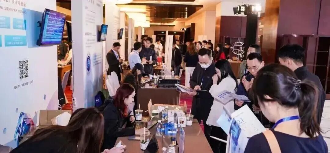 蚂蚁百灵大模型负责人领衔！AI智能体大会再曝重磅嘉宾，自进化智能体研讨会议程同步揭晓图8