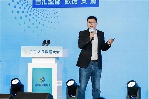 微信AI助手「小微」灰度上线/刘强东:未来不需要快递员,要送蓝领兄弟去培训/挪威拟禁止小学生用AI图21