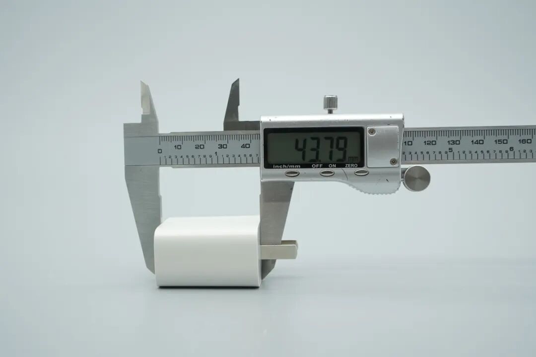 拆解报告：绿联30W USB-C氮化镓快充充电器套装图13