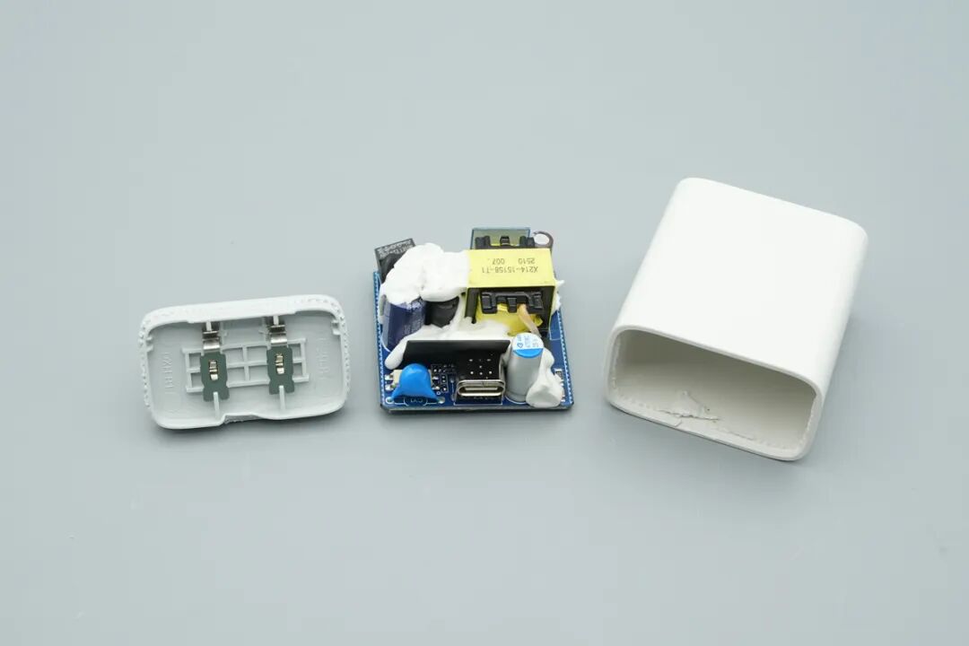 拆解报告：绿联30W USB-C氮化镓快充充电器套装图22