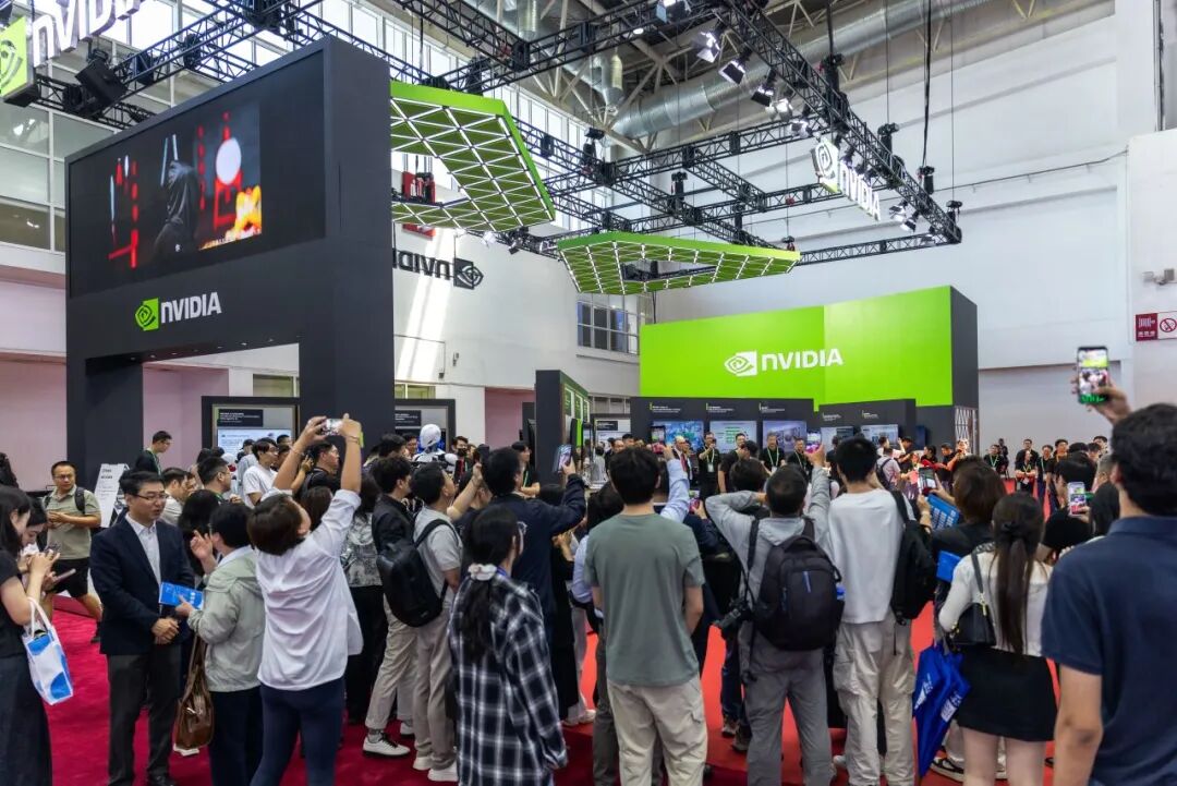 链博会上，NVIDIA 把展台做成了AI 的 “五层蛋糕”图2