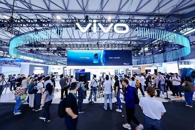 最强折叠+全新原子工作台 vivo X Fold6在MWC26震撼亮相图2