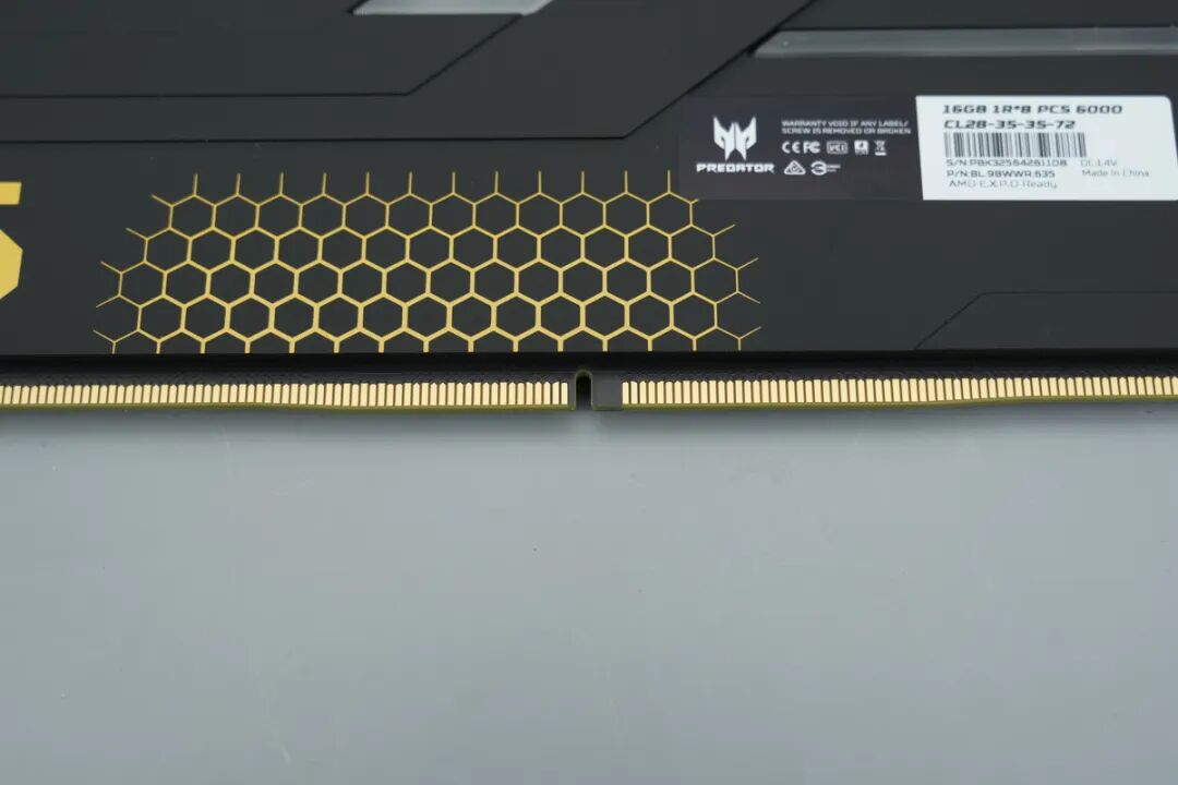 拆解报告:宏碁掠夺者Hermes DDR5 6000 C28 16GB*2内存套条图14