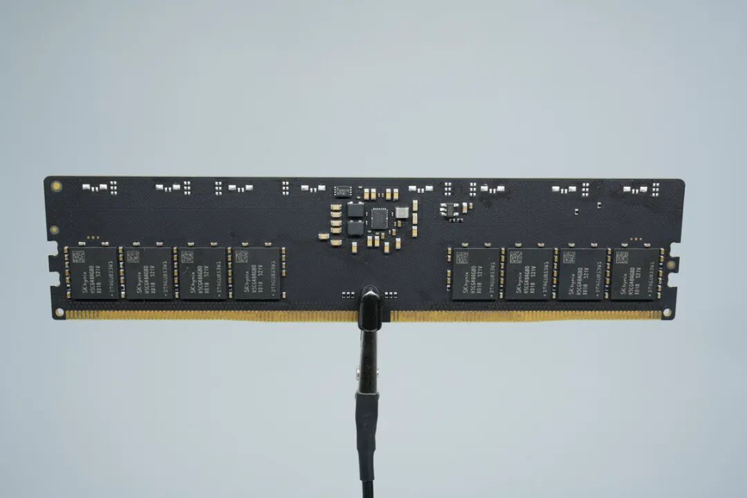 拆解报告:宏碁掠夺者Hermes DDR5 6000 C28 16GB*2内存套条图24