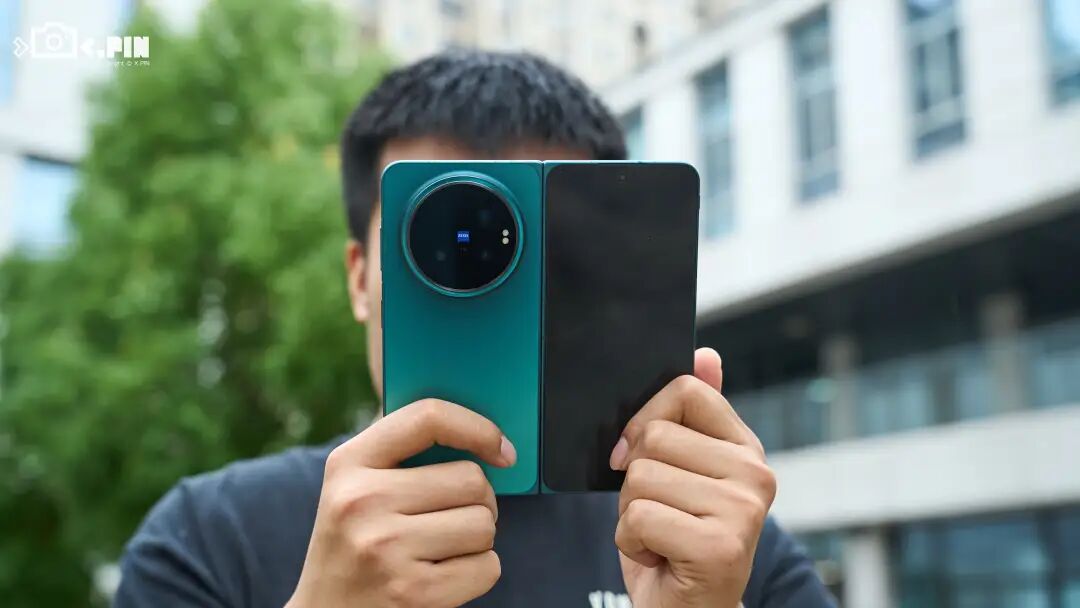 同时显示4个软件，vivo算是把折叠屏研究明白了。图36