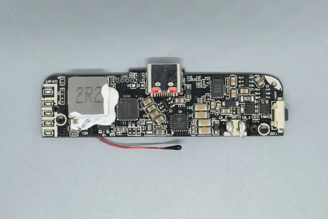 拆解报告：inno3C 20W磁吸无线充移动电源图31