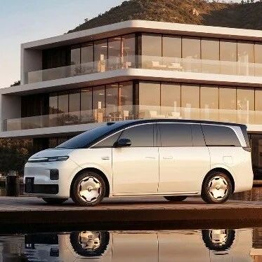 增程/纯电双动力！24.98万元起，零跑首款旗舰MPV D99正式上市