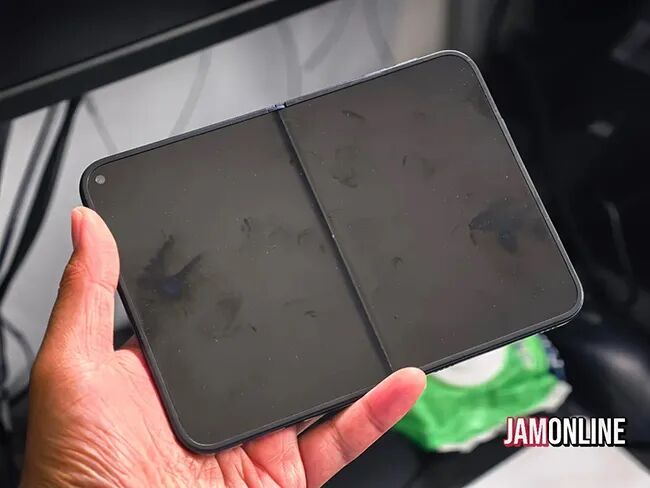 苹果首款折叠iPhone Ultra机模高清曝光:宽屏平板形态图3