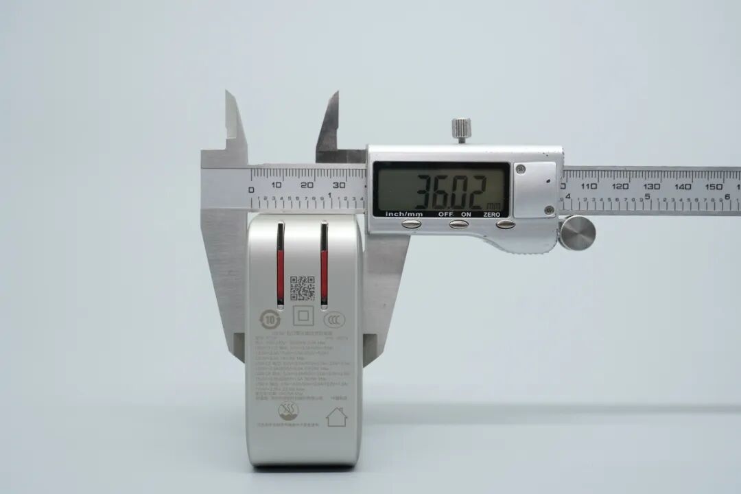 拆解报告：绿联160W速显充4C1A氮化镓充电器图40