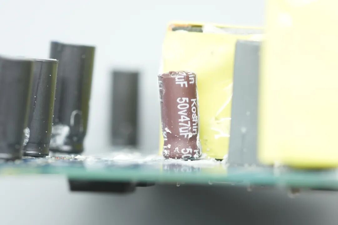 拆解报告：绿联160W速显充4C1A氮化镓充电器图69